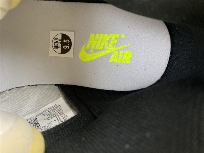 AIR JORDAN 1 RETRO HIGH OG ‘VOLT GOLD’ 555088-118