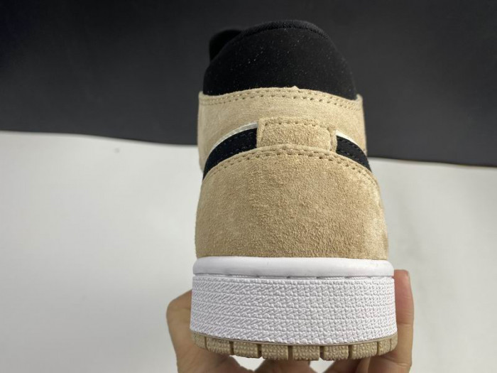 Air Jordan 1 Mid ‘Barely Orange’ BQ6472 -800