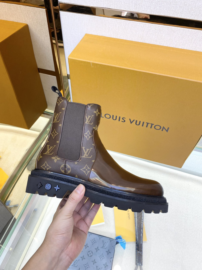 LOUS VUITO BOOTS